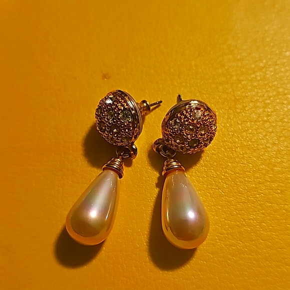 Curtural Pearl Nacklace w/Crystal & Goldtone Accents w/Earrings *Pierce Post - Picture 3 of 10